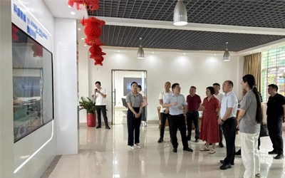泉州市委常委、常務(wù)副市長(zhǎng)黃景春一行蒞臨科盛智能調(diào)研指導(dǎo)
